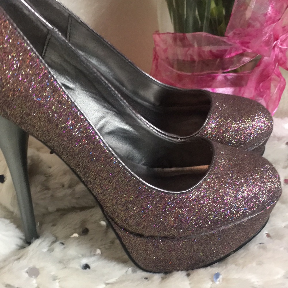 Pretty in pink Sparkles! Platform Heels